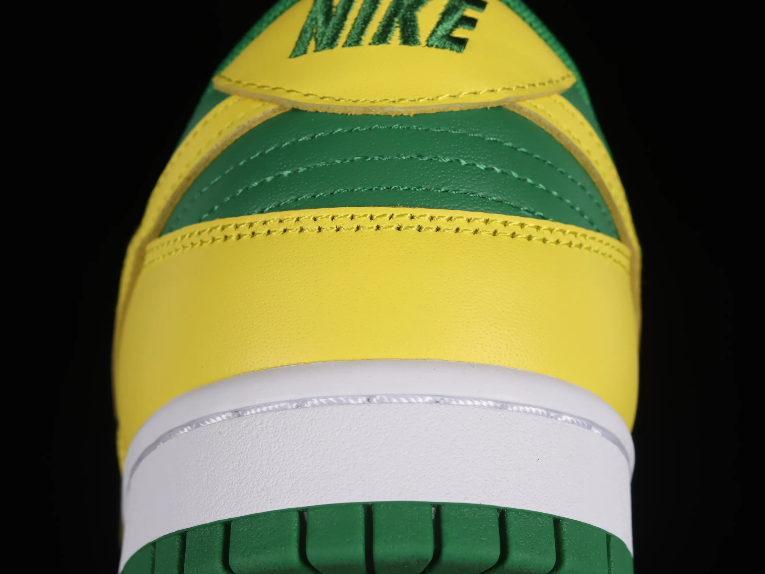All categories Nk SB Dunk series Nk SB Dunk Low low-top sneakers C version Nk SB Dunk Low "Reverse Brazil" Passionate Samba Brazil SB low-top sports and leisure sneakers DV0833-300